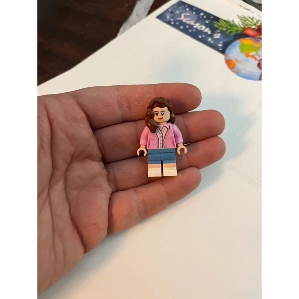 LEGO The Office Pam Beesly Minifigure